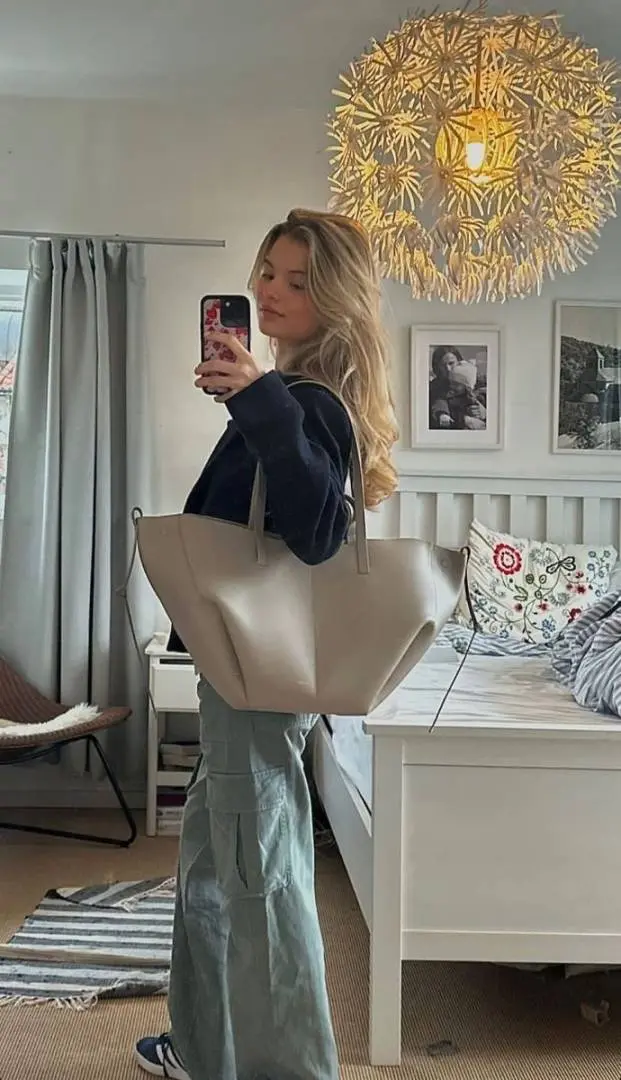 Polenne Cyme Large Tote With Wallet & Original Dust Cover - Image 3