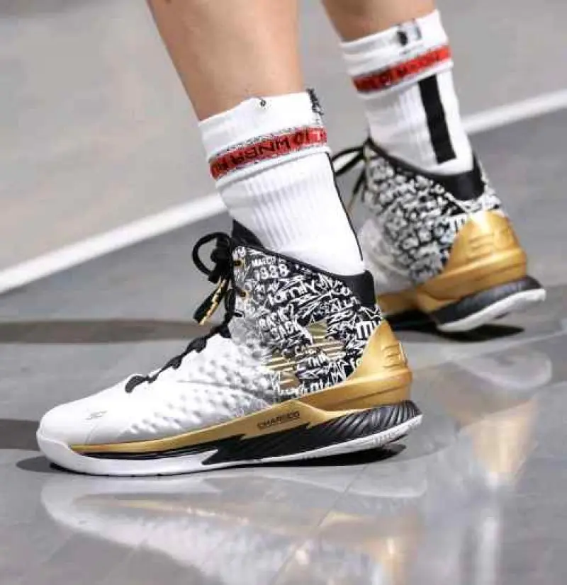 Under Armorr Curry 1 MVP Trophy Gold 585 - Image 2