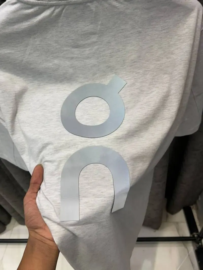 On Cloud IMPORTED STORE ARTICLE T SHIRT - Image 4