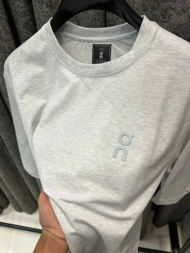 On Cloud IMPORTED STORE ARTICLE T SHIRT - Image 3