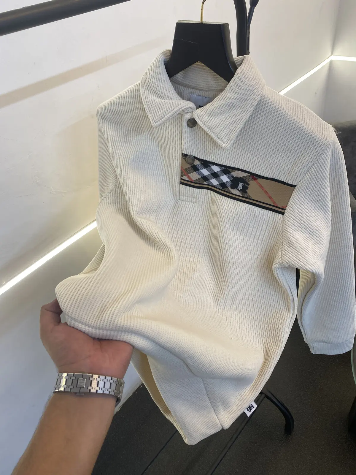 Burberry self knitted imported sweatshirt with brand strip metal logo and brand buttons cream - Image 2