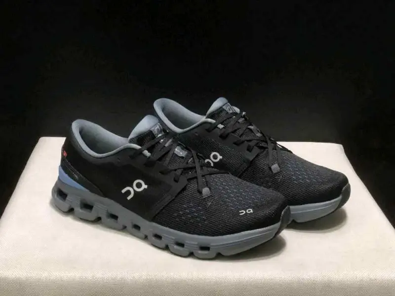 On running cloud x 4 black - Image 4