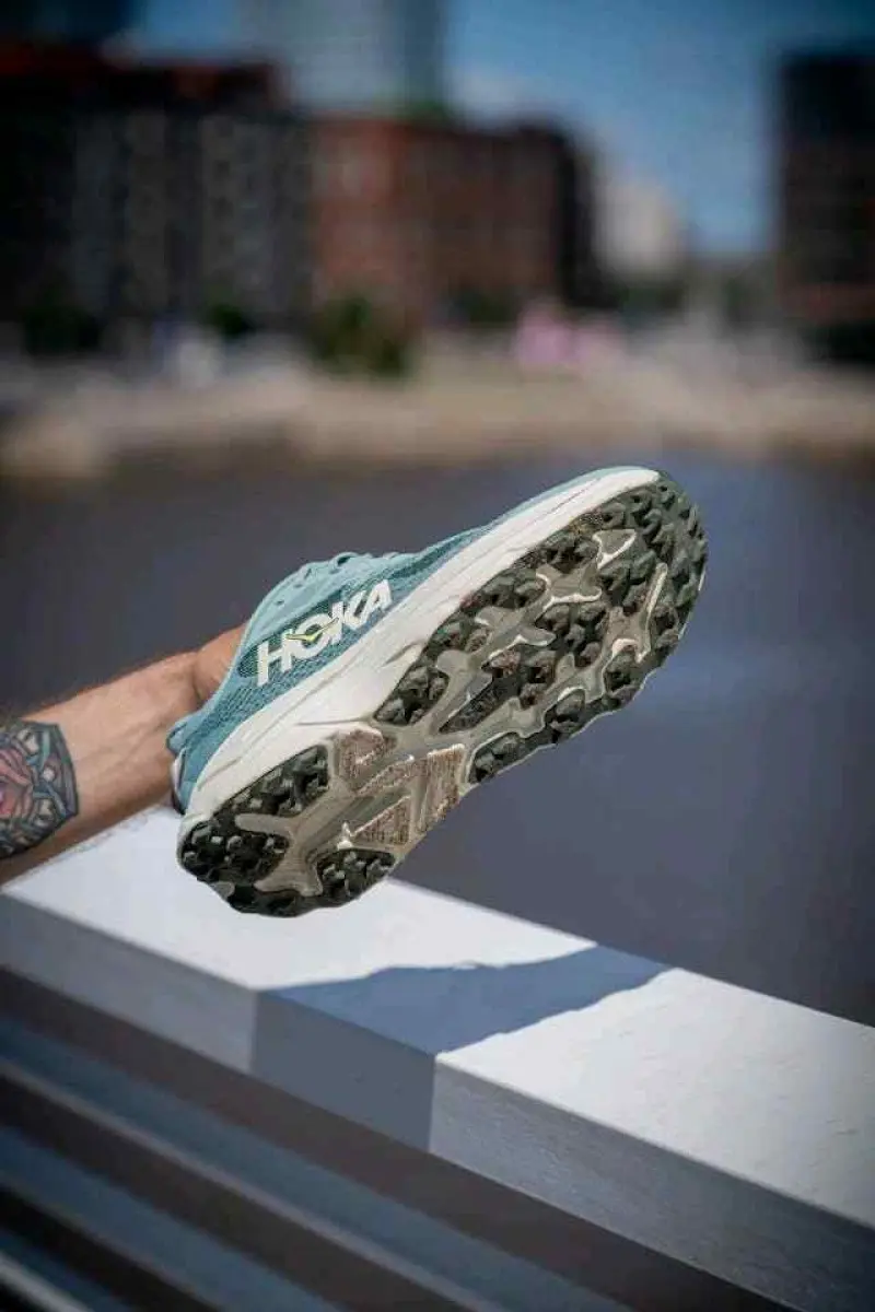 Hoka Challenger 8 Jade Truffle Salt - Image 2