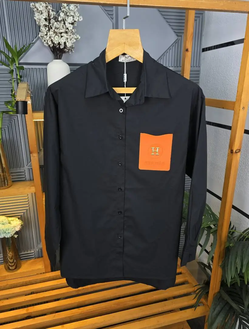 Herm Logo Shirt Black S132-BK - Image 2