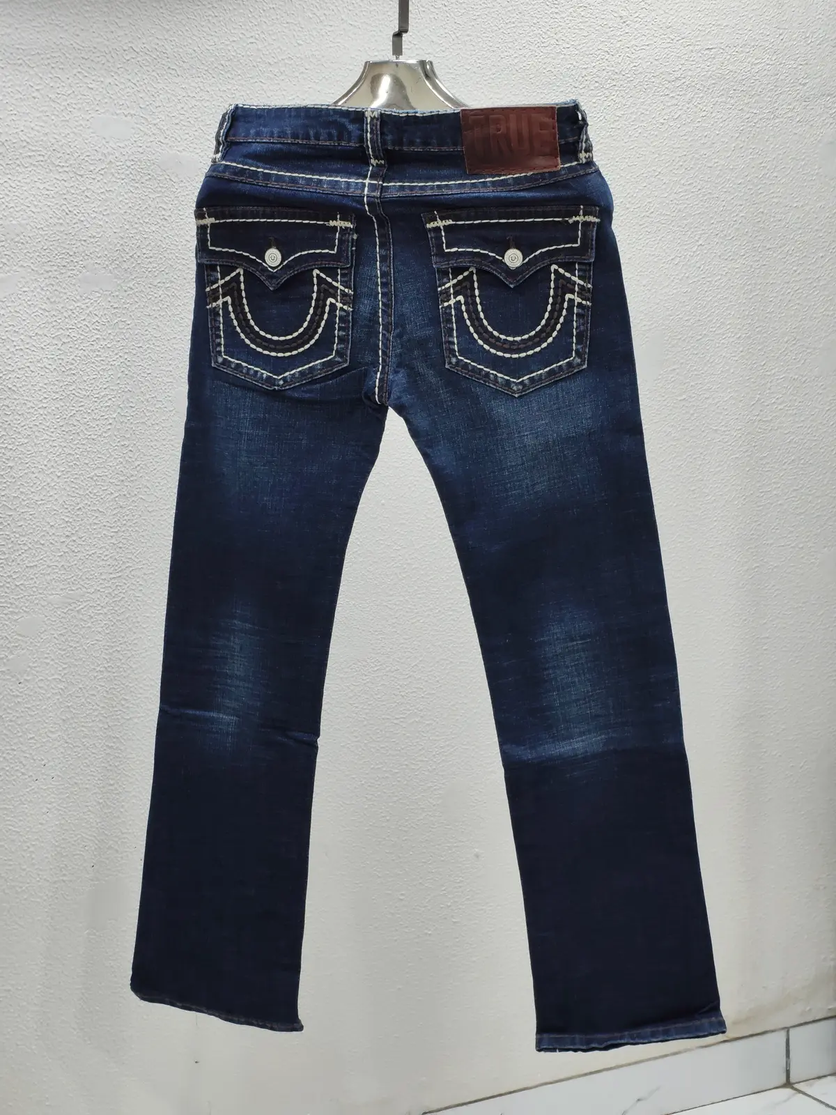 TRUE RELIGION IMPORTED STORE ARTICLE JEANS