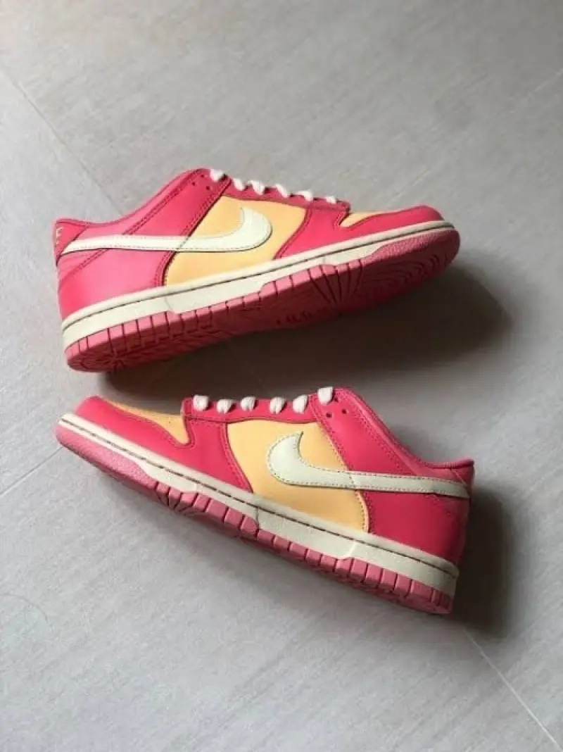 dunk low strawberry peach cream - Image 2