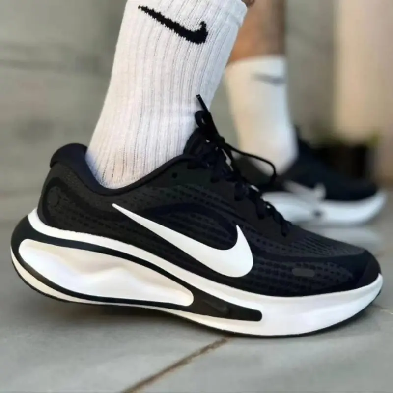 Nike Journey Run White Black 1850 - Image 4