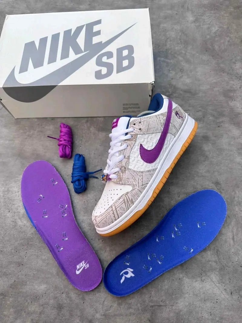 Nike SB Dunk Low Rayssa Leal 6163 - Image 3