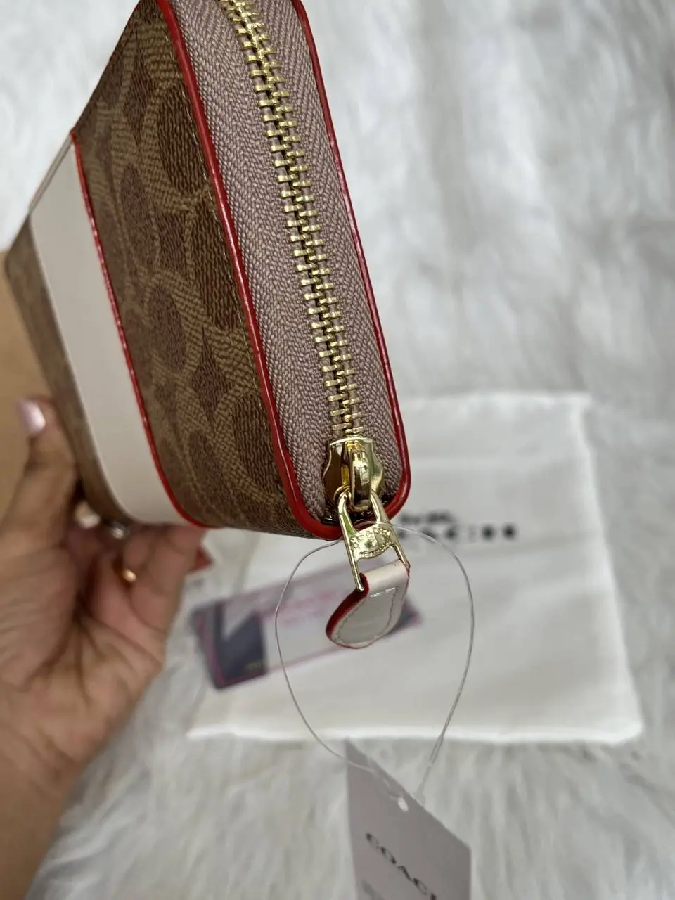 Coach 10-2 Premium quality zipper Wallet With Box Tags DustCover Highend Quality - Image 5