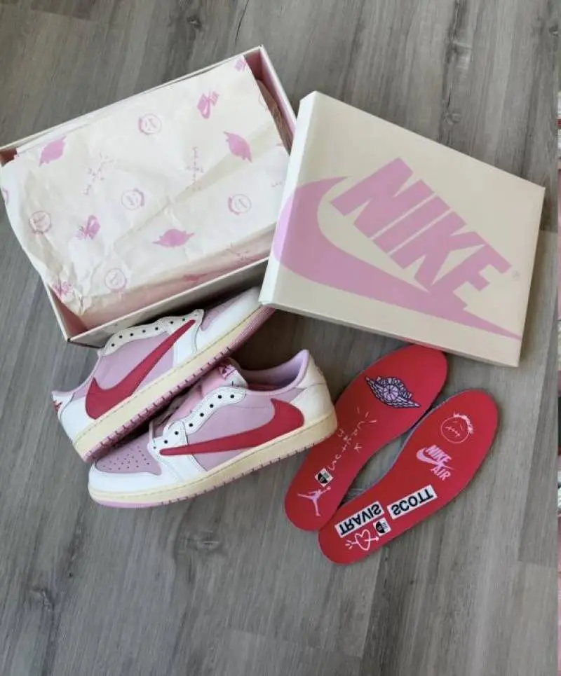 Nike AIR JORDAN 1 TRAVIS SCOTT TROPICAL PINK
