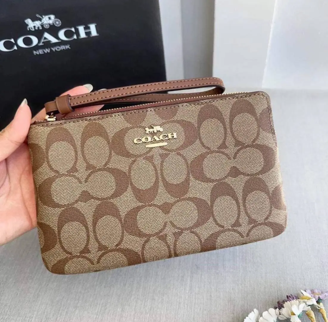 Coach W8 Zip Around Corner Wristlet With OriginalBox DustCover - Image 4