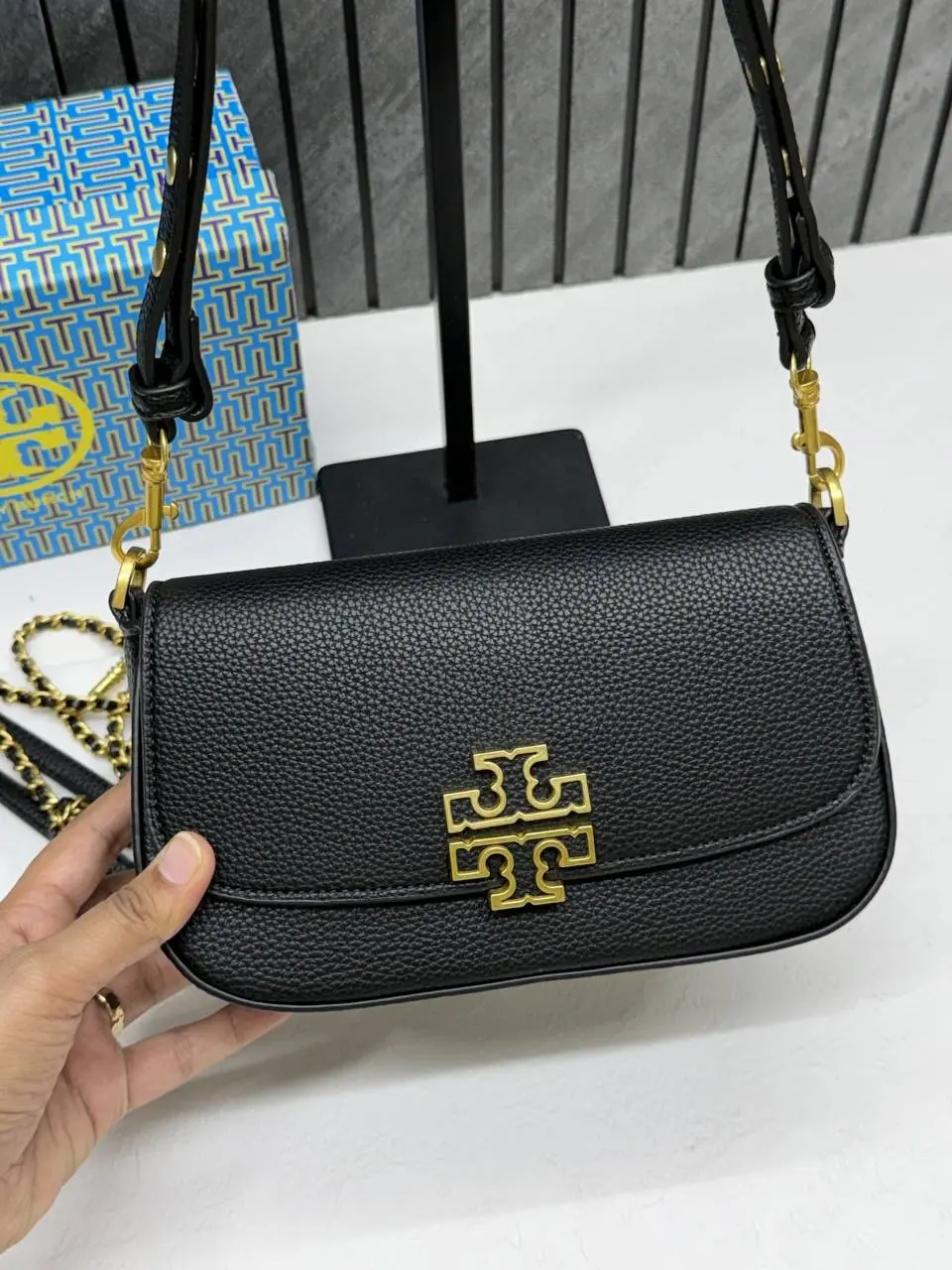 Toryy Burch Britten Small Convertible Shoulder Bag With Original Box & DustCover - Image 7