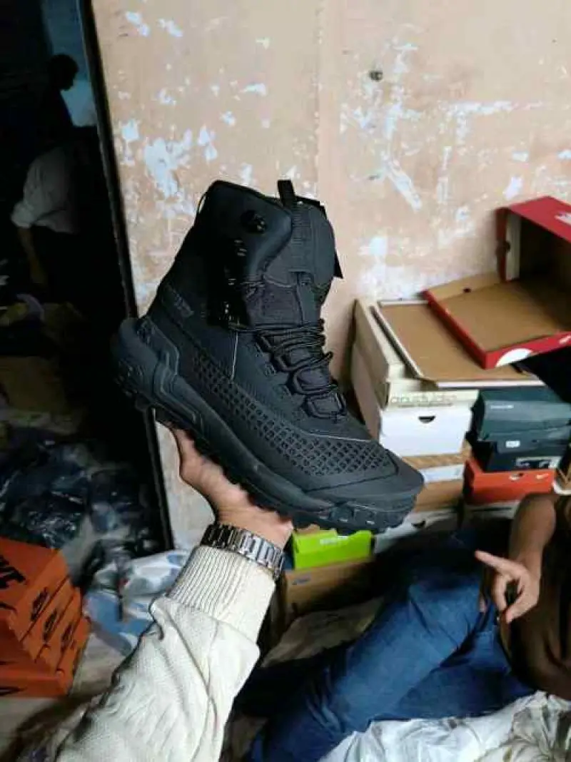 Underr Armour HOVR Infil Waterproof Tactical Boots - Image 2