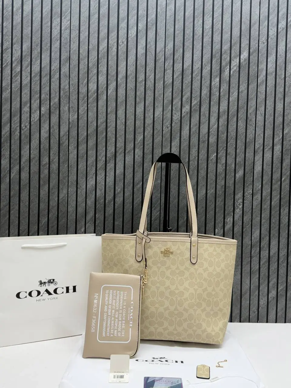 Coach CB 02 Milk Tea Reversible City Tote With Wallet CarryBag & Original DustCover - Image 2