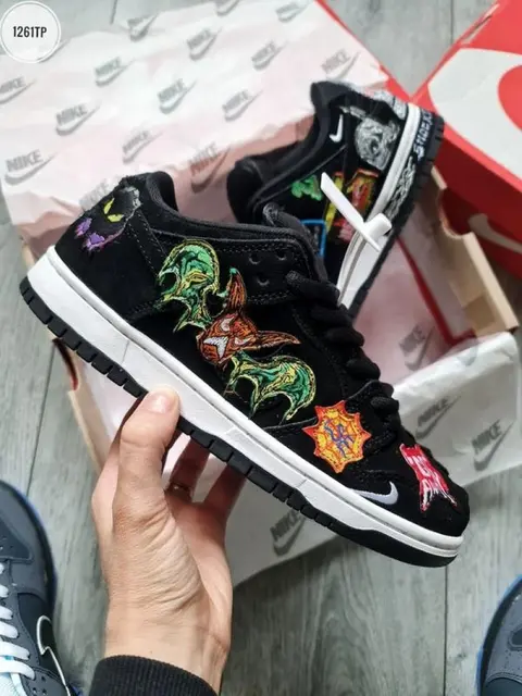 Nike sb dunk low neckface