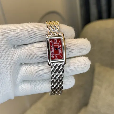 Cartier Square 095
