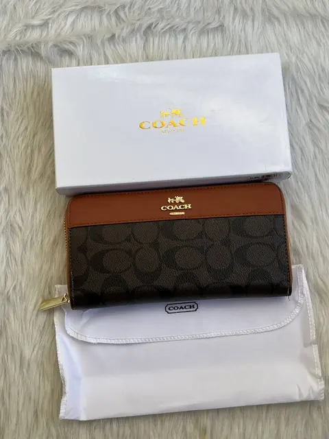 Coach 136 Long Zippy Wallet With OriginalBox DustCover