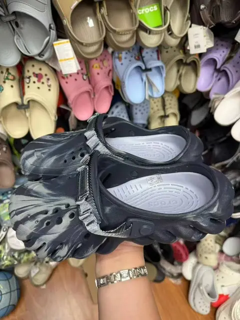 Crocs Echo Clogs