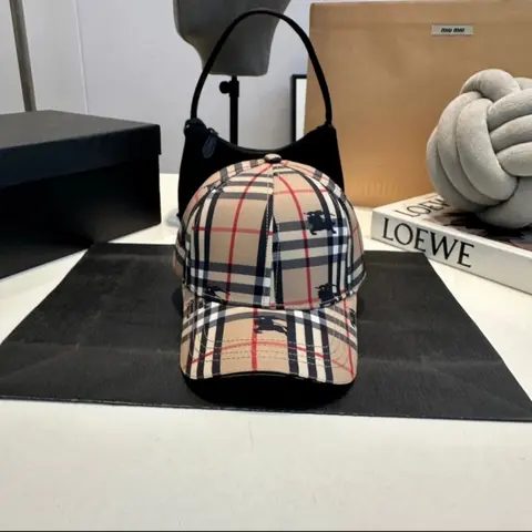 Burberry NoReturn Black Equestrian Knight Monogram Premium Unisex Cap (With Safety Box)