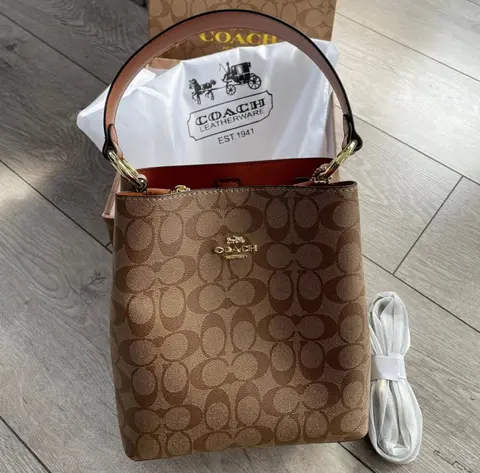 Coach Mollie 22 Bucket Bag With OriginalBo