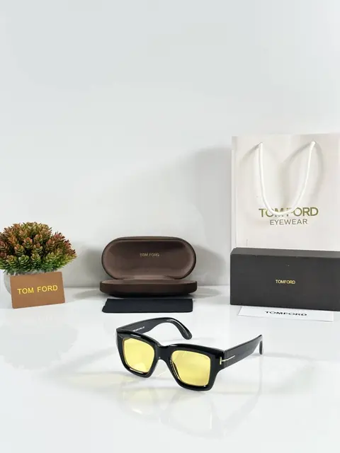 Tomfor 184 Black Yellow