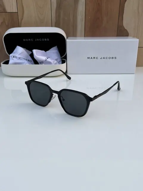 Marc jacobs 502 full black