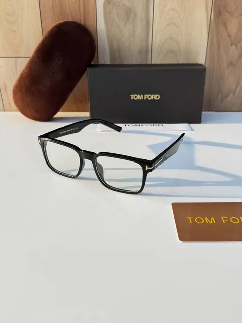 Tom forr 826 black plano