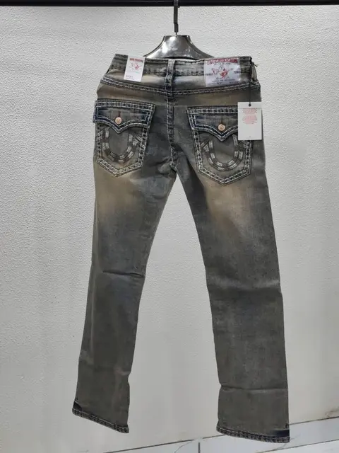 TRUE RELIGION IMPORTED STORE ARTICLE JEANS