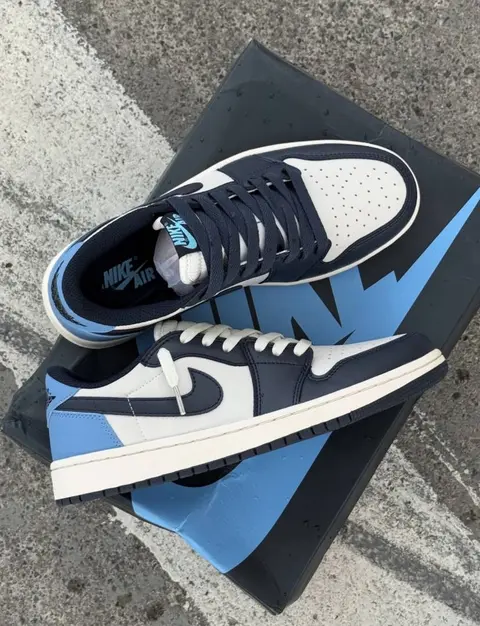 Nike Air Jordan 1 Low OG Obsidian UNC