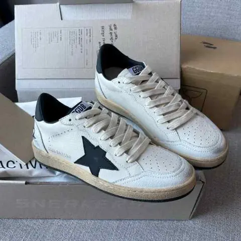 Golden Goose White Sneakers with Black Star 486