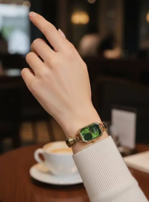 Chanel WATCH 156