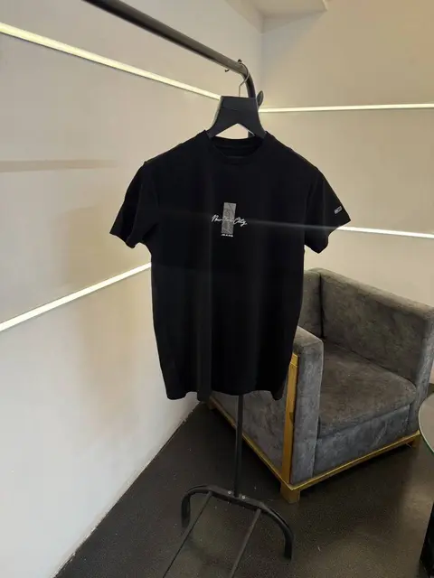 Tommy hilfigar black imported round neck tshirt
