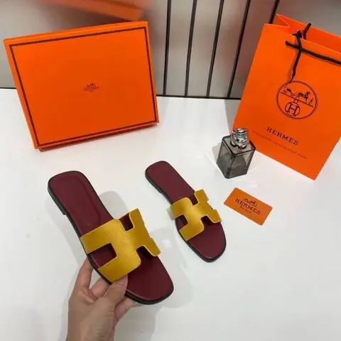 Hermes Paris Oran Yellow Gold Wine Flats For Her With OG Box & Carry Bag H38 Yellow Wine