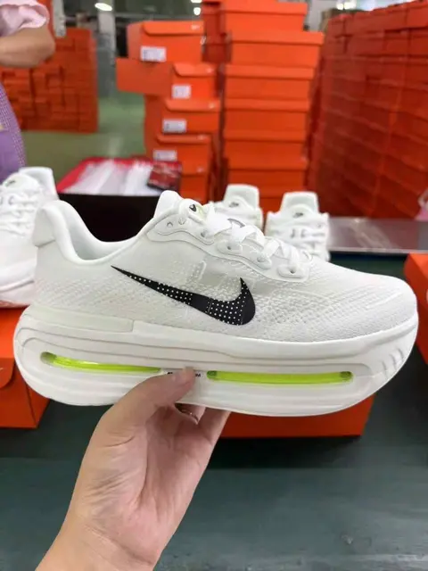 Nike Vomero Premiume white green