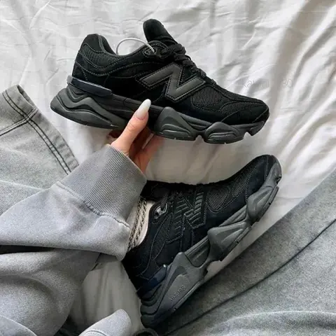 new balencee 9060 triple black