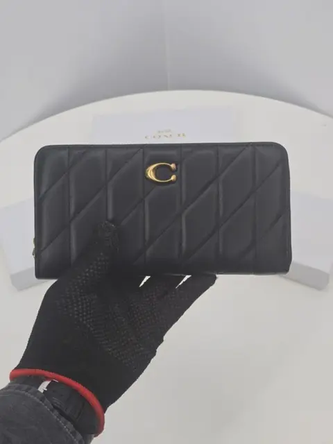 Coach Accordion Pillow Zipper Wallet With OG Box Dust Bag (Black-857)