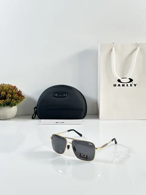 Oakley 8922 Gold Black