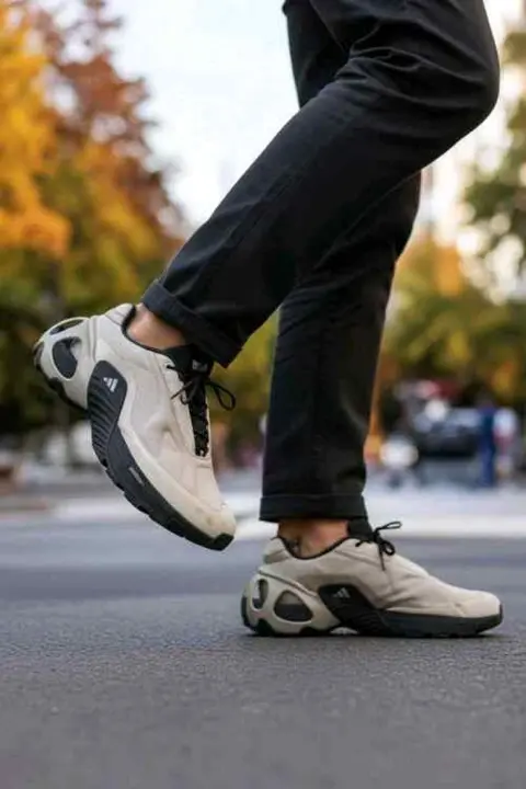Adidas Wonder Runner Beige BlackAdiddass Wonder Runner Beige Black