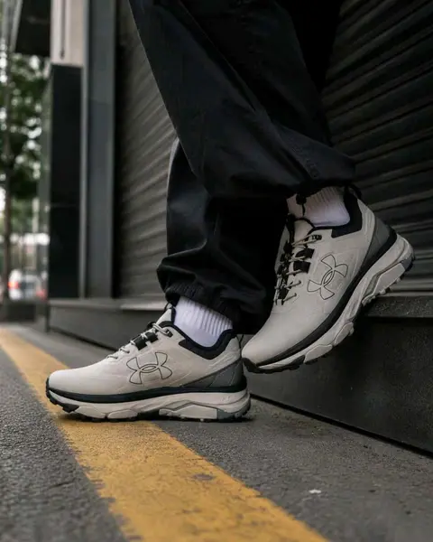 Under Armorr Charged Bandit Trail 2 Beige & Black 2573