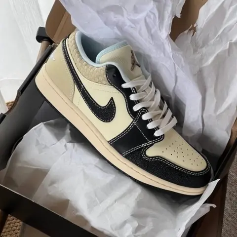 Nike air jordan 1 low coconut milk black 702