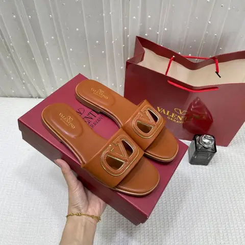 Valentino Garavani VLogo Signature Flat Leather Sandals Brown With OG Box & Carry Bag 1892 Brown