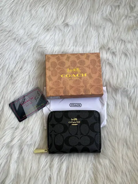Coach 115 Black Zippy Wallet With OriginalBox DustCover Premium