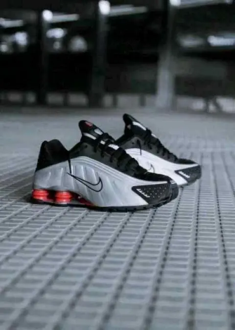 Nike Shox R4 Black Metallic Silver Red 1203