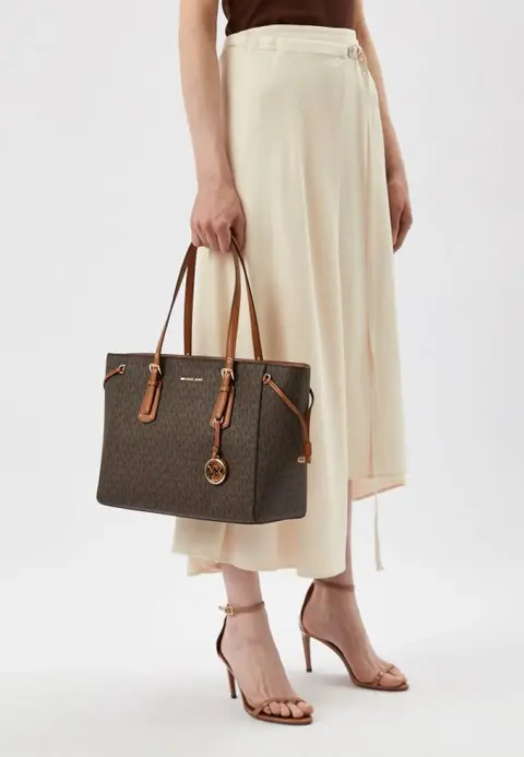 Michael Kors Voyager Tote With DustCover Tags