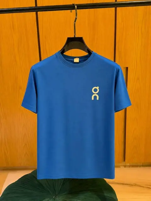 On Cloudx IMPORTED STORE ARTICLE T SHIRTxx