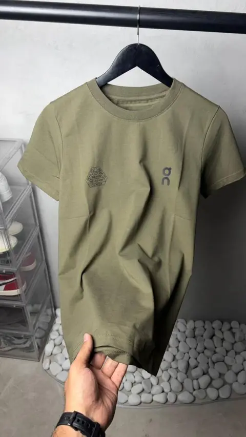 On Clou d Premium T-Shirt 2132. Sale offer VS1000