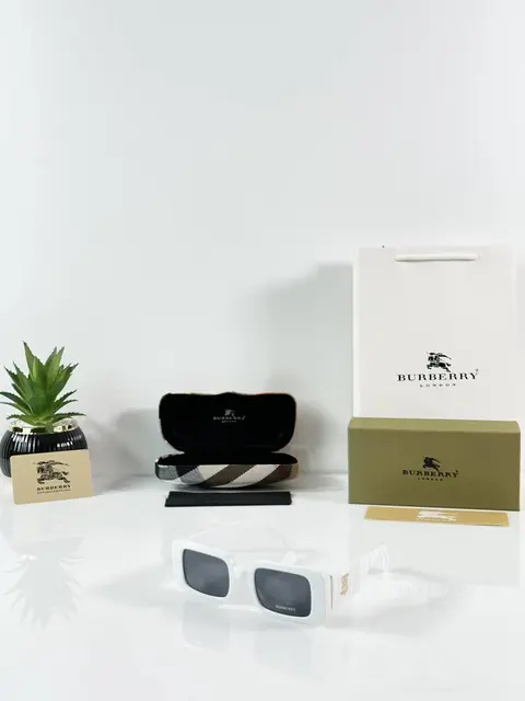 Burberry WMNS 11089 White Black