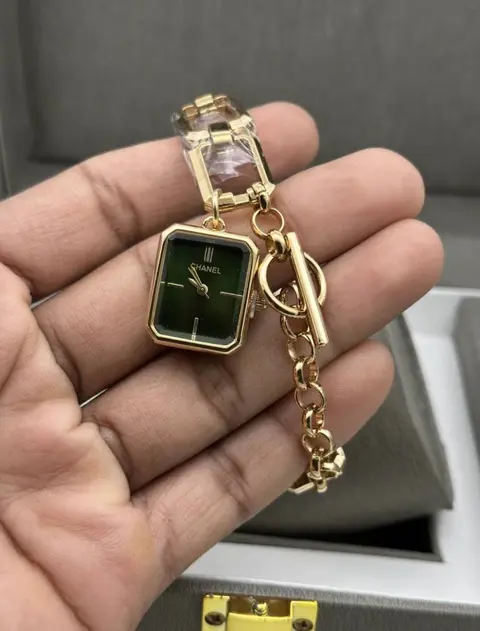 Chanel WATCH 152