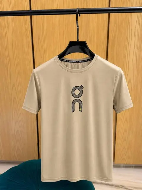 On Cloud IMPORTED STORE ARTICLE T SHIRTx