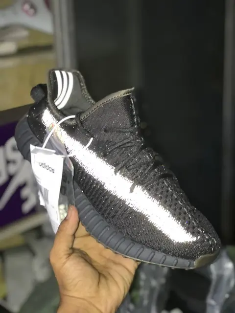 Adidas yeezy 350 black cinder reflective Semi Ua